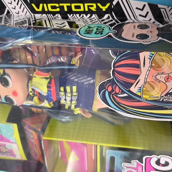 LOL Surprise OMG Doll with Accessories - Picture 3 of 3